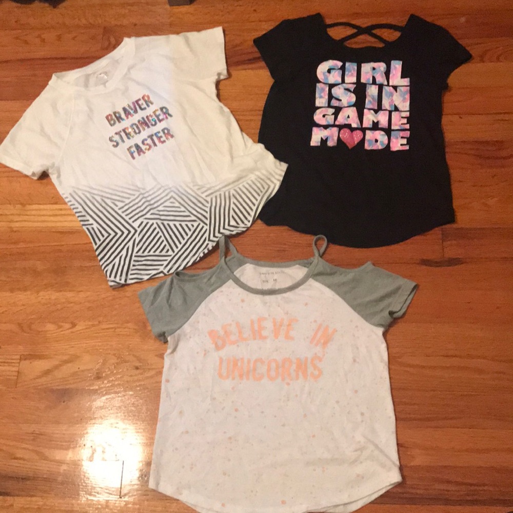 Bundle of 3 shirts